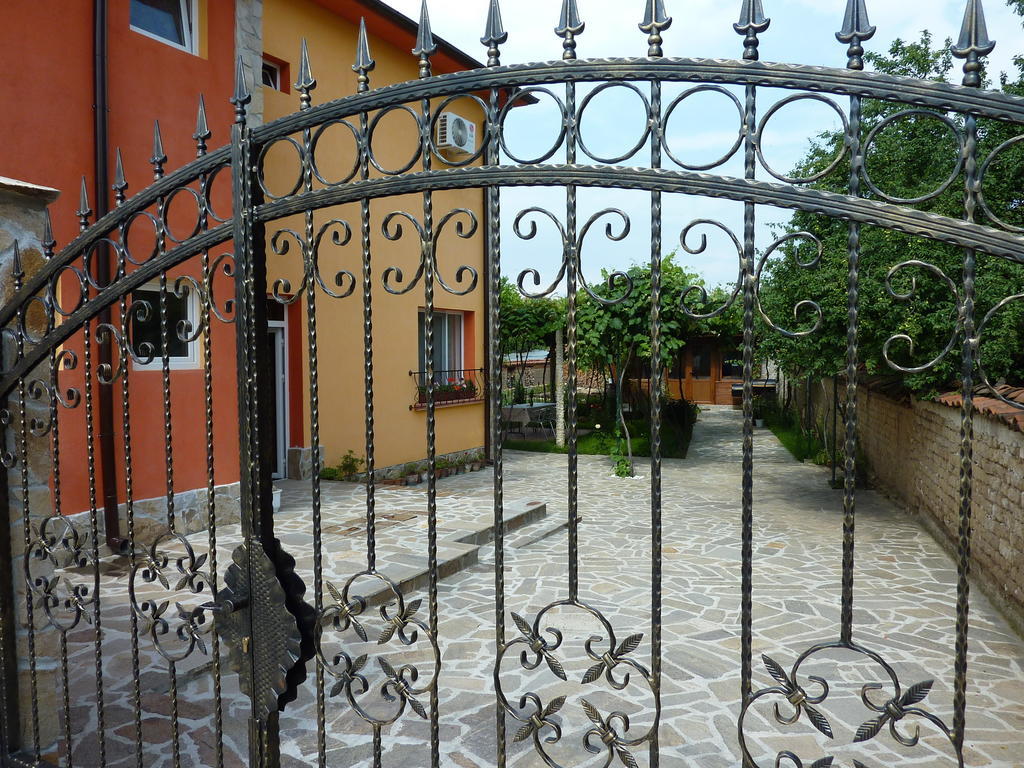 Villa Gamma Pavel Banya Exterior photo